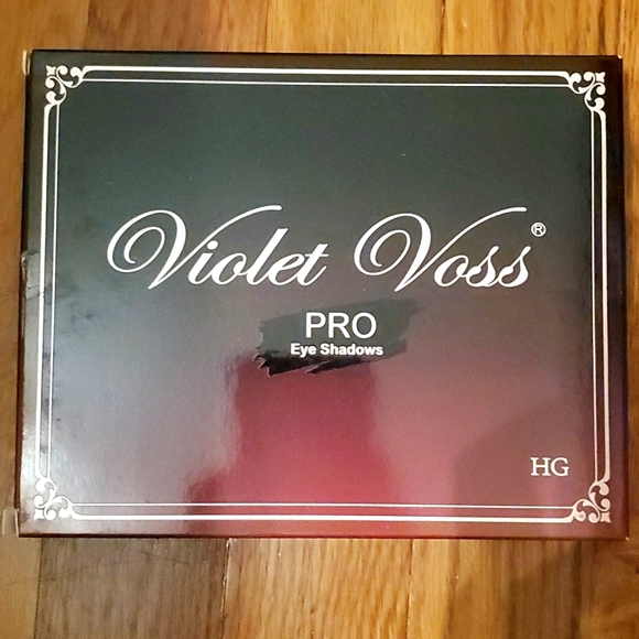 Violet Voss HG Palette - Picture 2 of 3